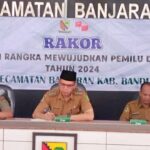 KOMUNITAS MUSIK INDIE BANDUNG ANGGER MUSIC PERFORM GELAR BANDUNG DISTORSI VOL 1