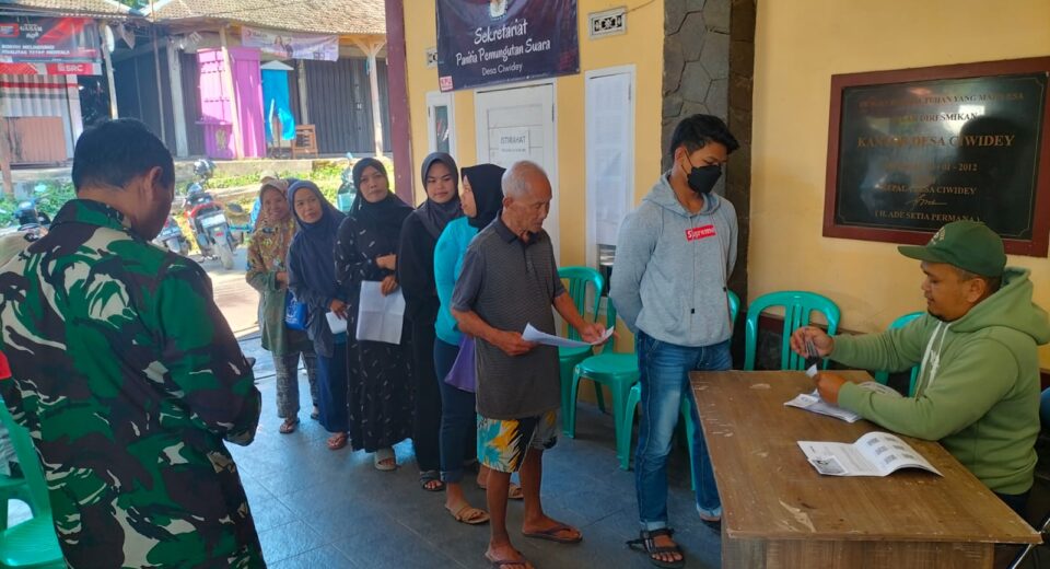 Desa Ciwidey Realisasikan 1348 Karung Ke KPM Program Ketahanan Pangan Nasional