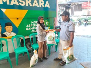 Tati penerima bantuan dari badan pangan nasional