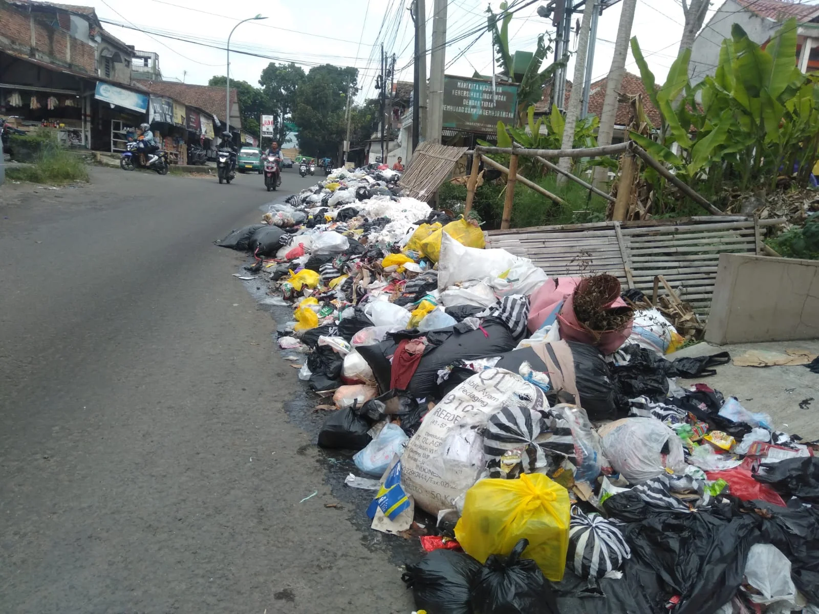 Sampah Di Kab Bandung Kian Menjadi DLH Tutup Mata Tutup Telinga
