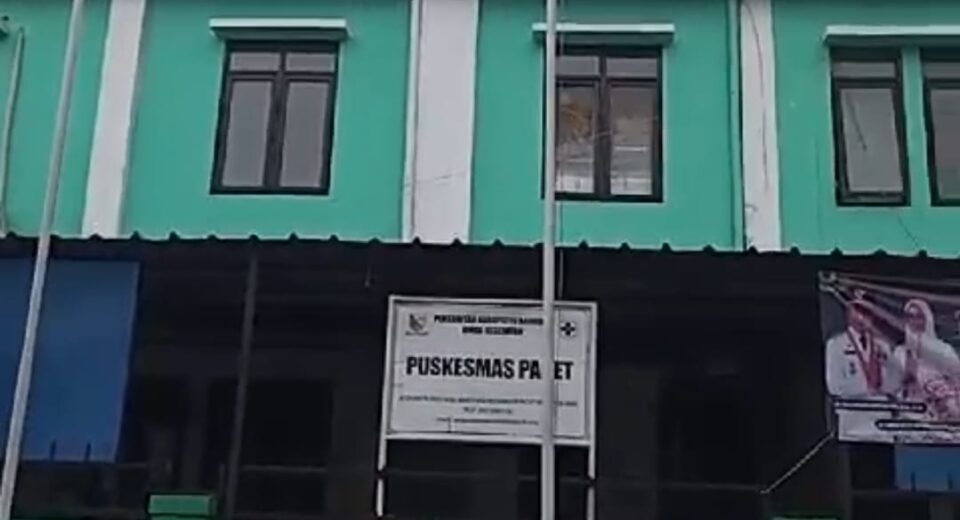 Kantor Puskesmas Pacet Diduga Tidak Menghormati Lambang Negara
