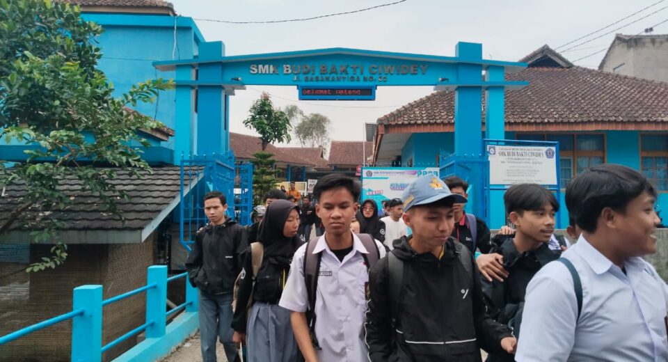 SMK Budi Bakti Ciwidey Yang Mengadakan Perpisahan Patok Rp 500 Ribu Di Mayang Arum