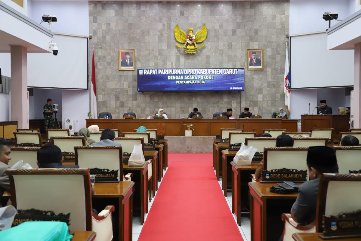 Pj. Bupati Garut Sampaikan Nota LPP APBD Tahun 2023 Dalam Rapat Paripurna DPRD Kabupaten Garut