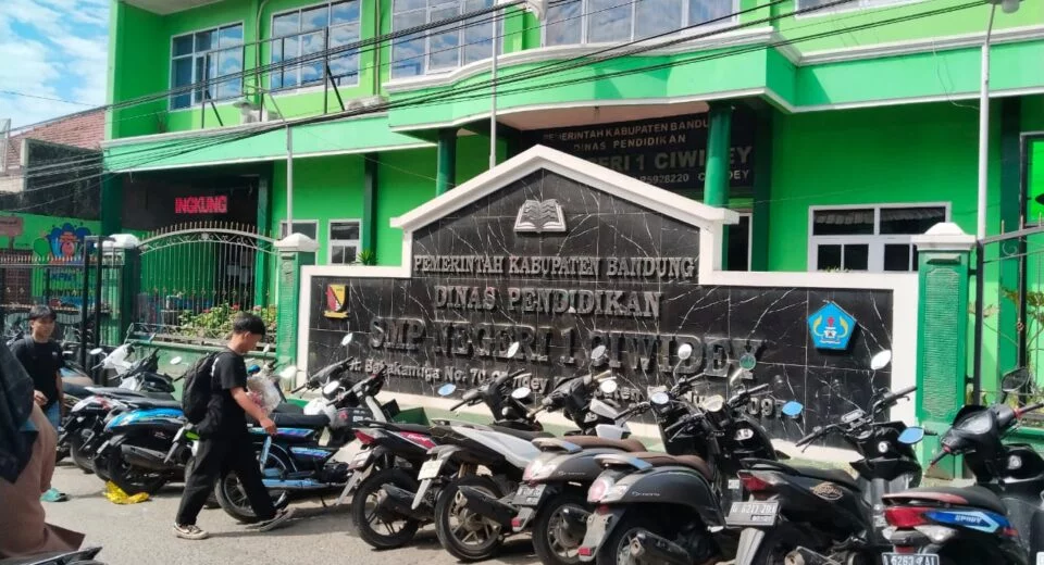 SMPN 1 Ciwidey Mengindahkan KIP Dalam Pembangunan Ruang Kelas Baru Seperti Siluman Nihil Identitas