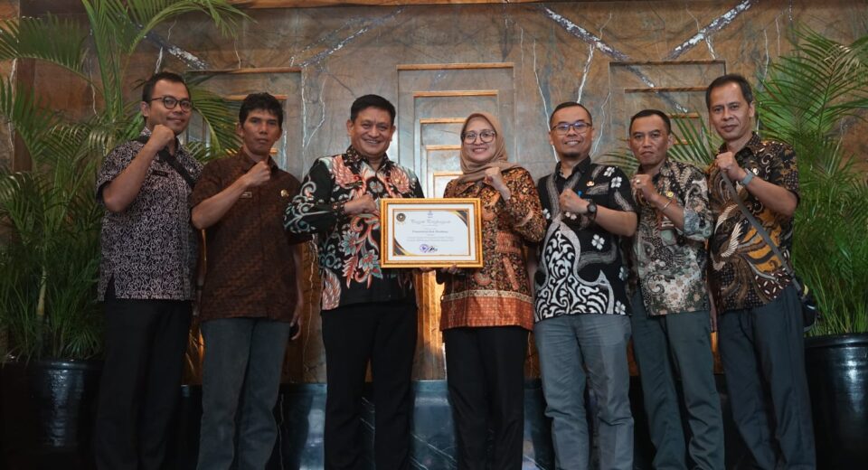 Optimal Manfaatkan Layanan SKK, Kabupaten Raih Penghargaan Dari BKN RI