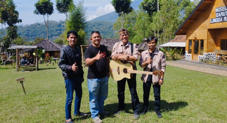 Garut Festival musik bertajuk "Akustikan Di Kampung Bareto Berkonsep Tradisional