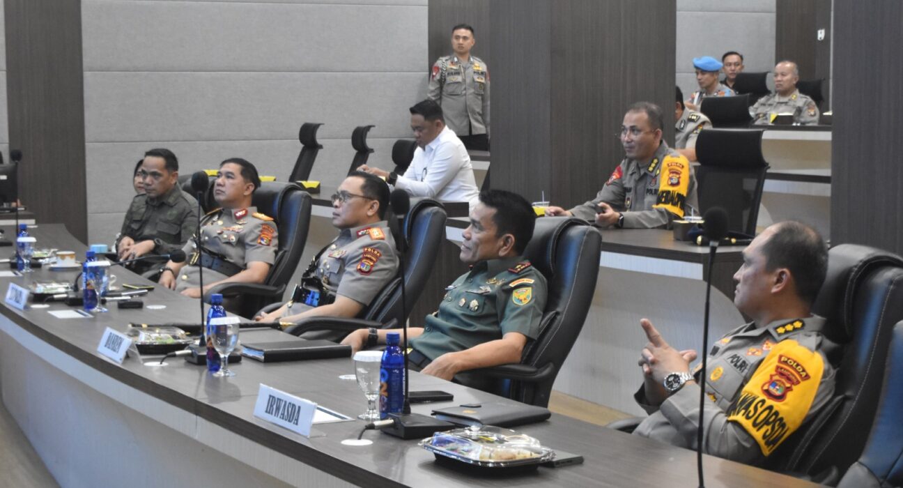 Bersama Kapolda Lampung, Danrem 043/Gatam Ikuti Grand Launching Aplikasi Pelayanan Perizinan Penyelenggaraan Event