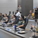 Satgas Pamtas RI-Malaysia Yonzipur 5/ABW Terima Penyerahan Senjata Api Rakitan Dari Masyarakat