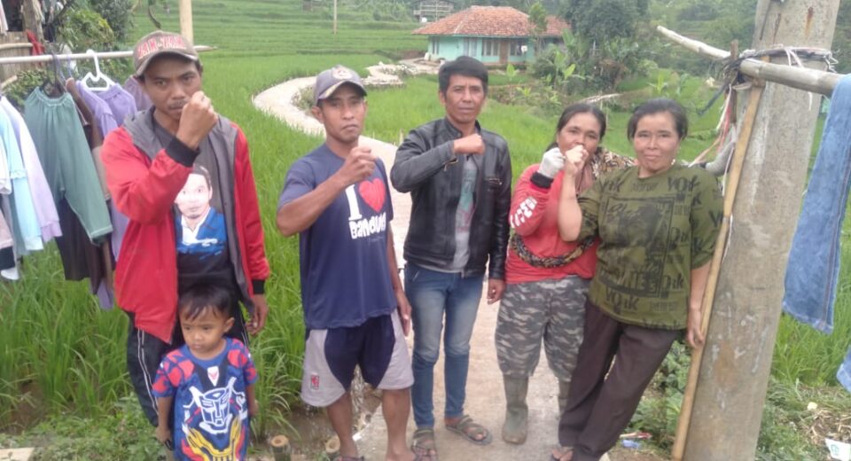 Warga Desa Lebak Muncang Sambut Infrastruktur Jalan