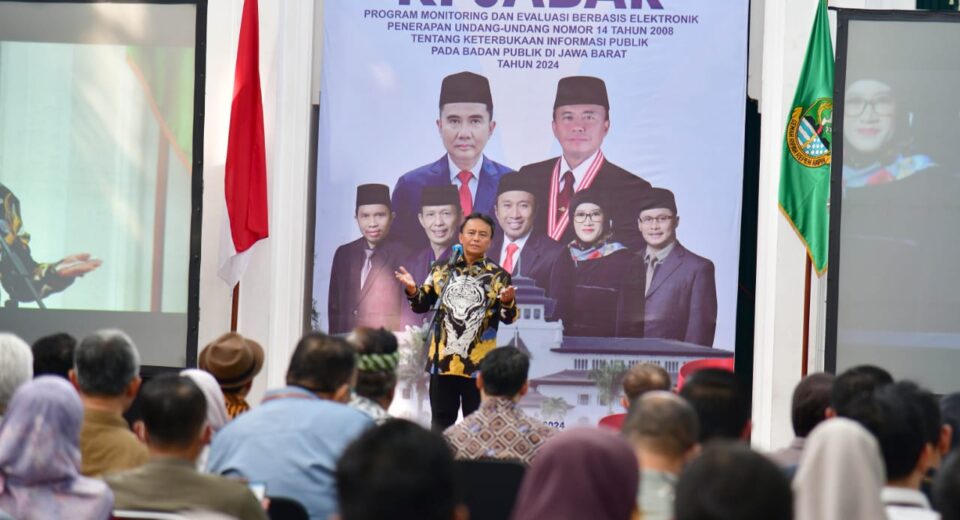 Sekda Herman Suryatman Luncurkan e - Monev Keterbukaan Informasi Publik