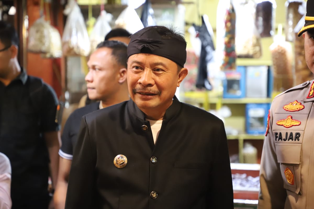 Barnas Adjidin Perkenalkan Sentuhan Khas Sunda Di Lingkungan Pemkab Garut