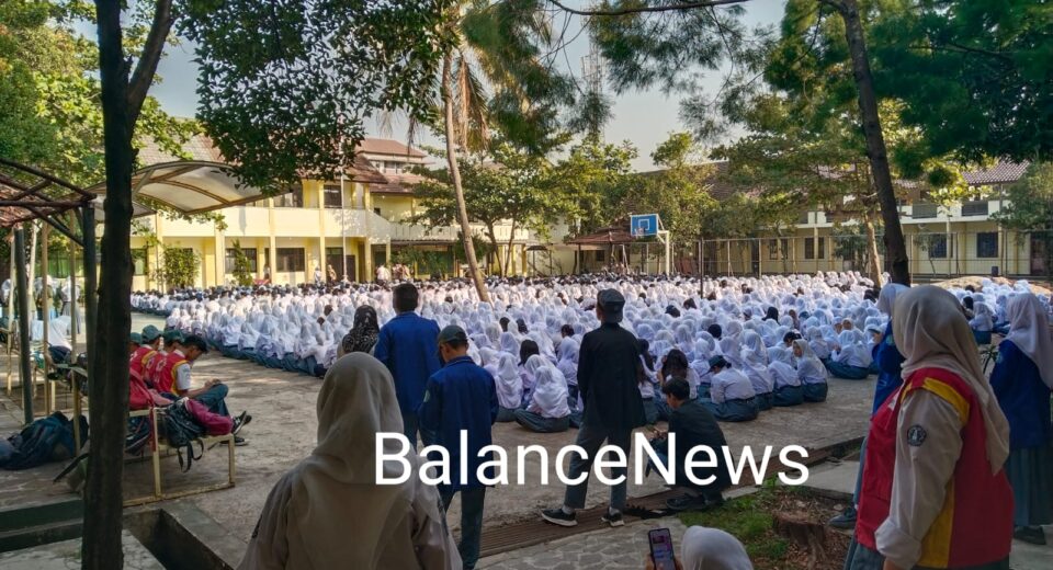SMAN 1 BALEENDAH UNTUK KELAS 10 ADAKAN GIAT UPACARA