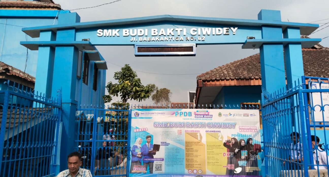 Pembangunan Ruang Kelas SMK Budi Bakti  Tanpa Papan Informasi