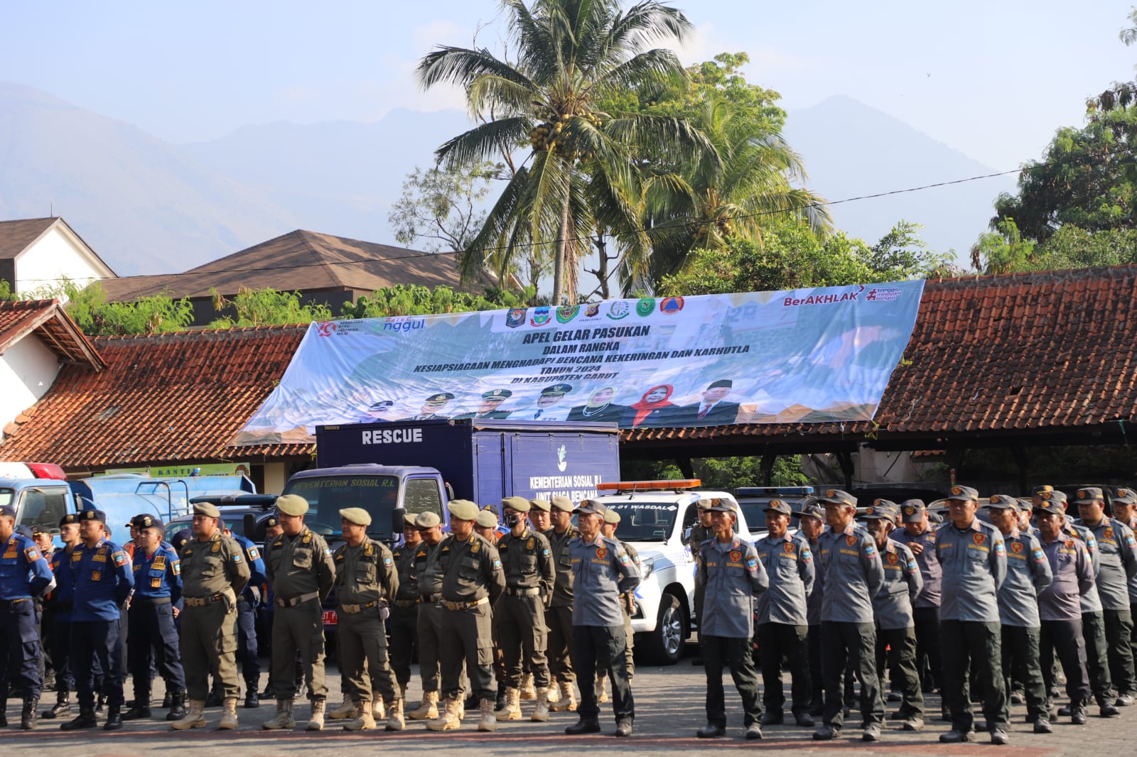 Kesiapsiagaan Menghadapi Bencana Kemarau di Garut, Pj Bupati Pimpin Apel Gelar Pasukan