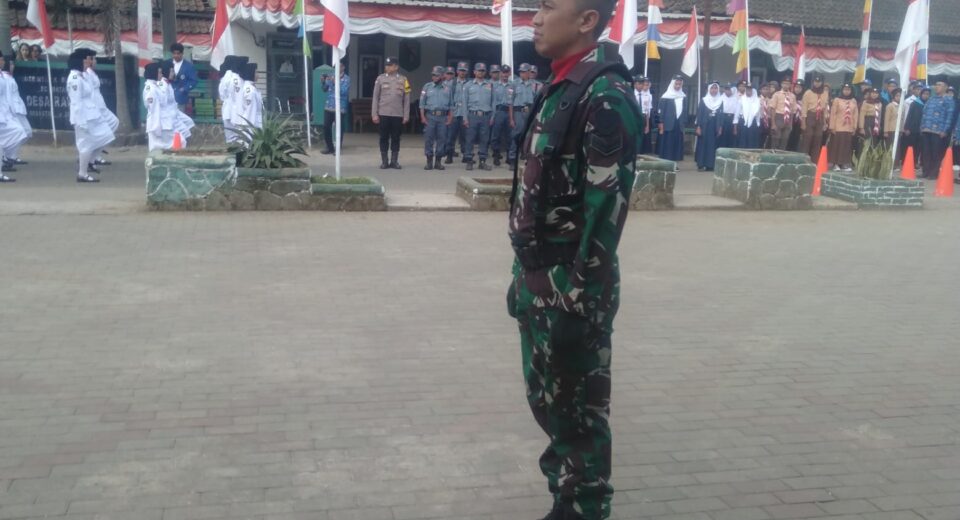 Kepala Desa Rawabogo Pimpin Upacara HUT RI Ke-79 Di Halaman Kantor Desa