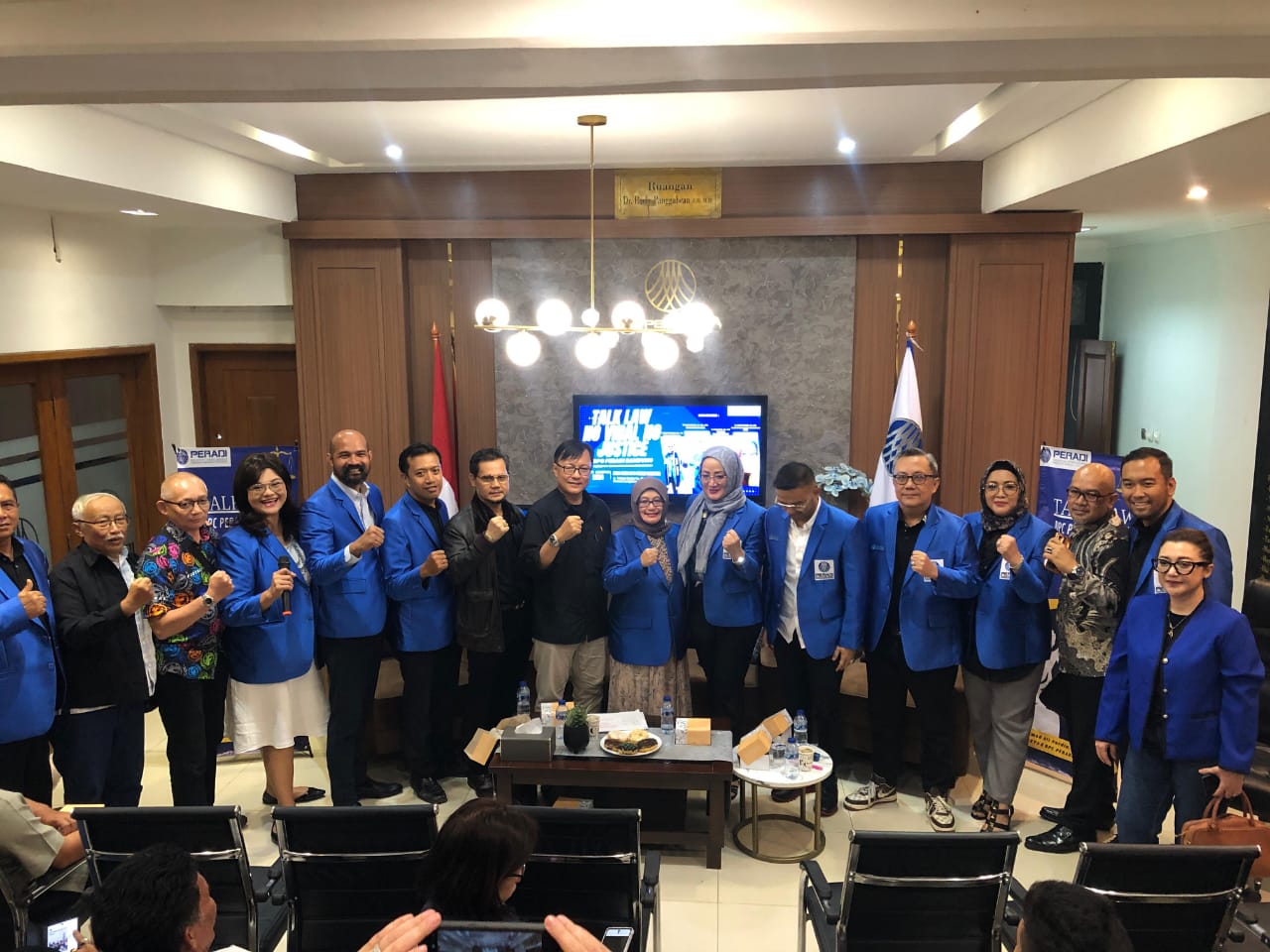 Kolaborasi dan sinergitas menjadi dasar dalam menghindari viral yang bisa berkakses negatif, dengan selalu bersikap objektif. Dan tidak masuk dalam opini masyarakat yang tidak memiliki dasar, sehingga banyak pelajaran yang harus disosialisasikan pada masyarakat.