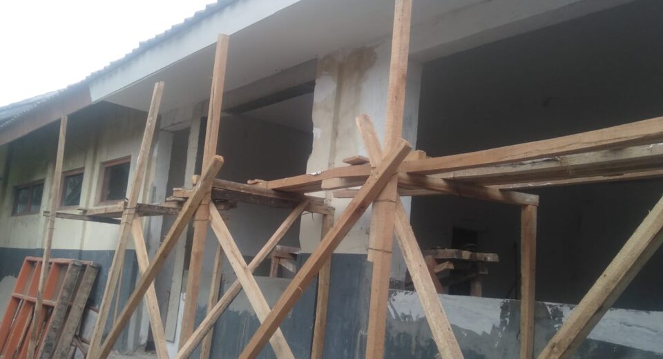 Diduga Akibat Proyek Siluman Pembangunan SDN Rancabali Terlantar Di Tinggal Pekerjanya