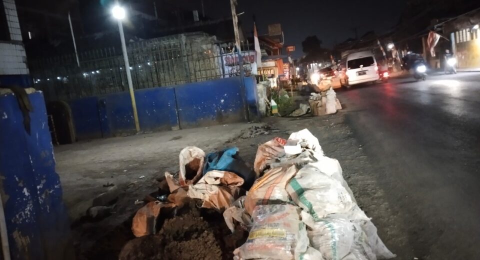 Tanah Galian Kabel PLN ULP Baleendah Banyak Disoal Warga, Dan Pihak PLN Anehnya Malah Anggap Lumrah