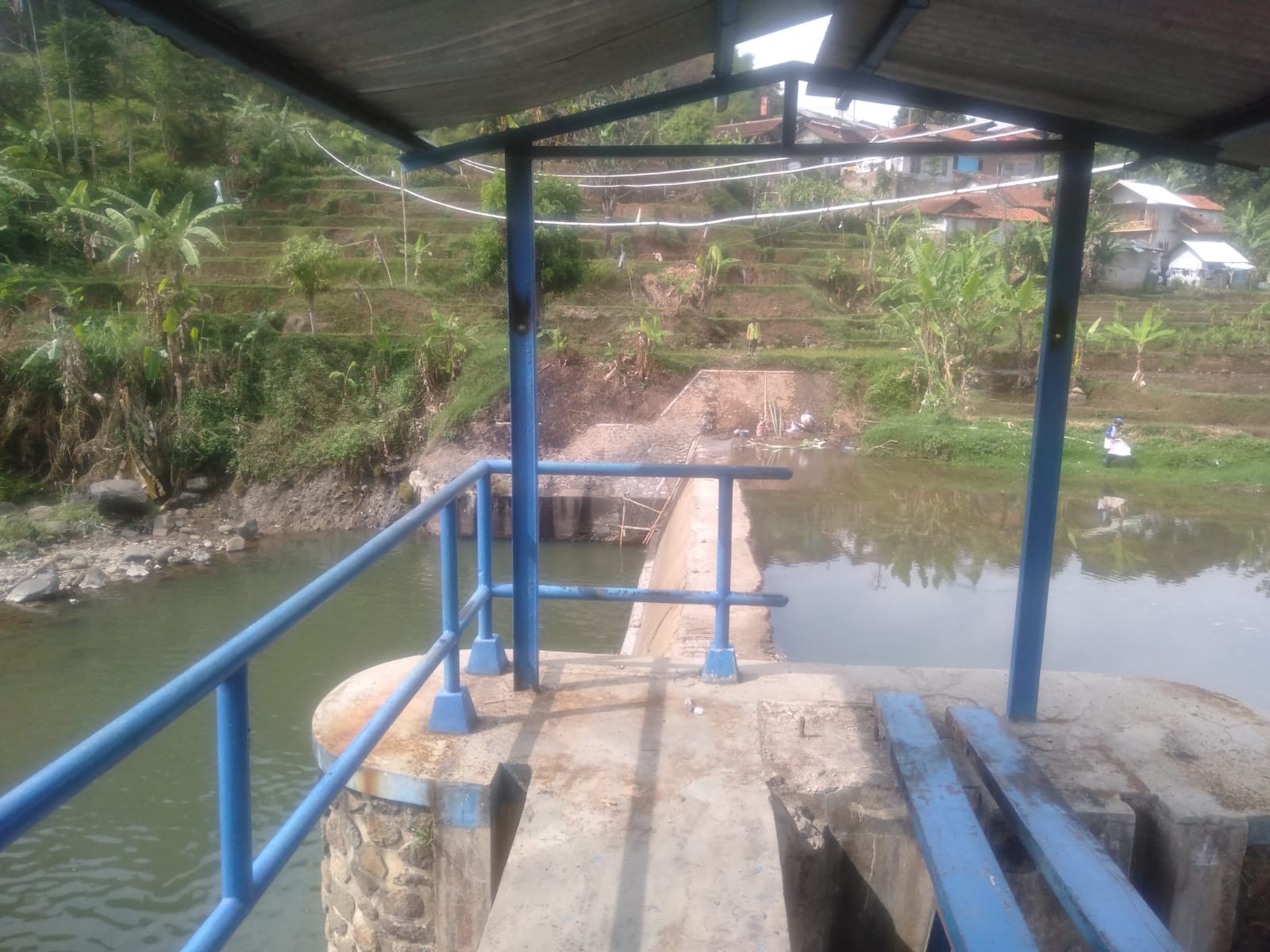 Seperti Siluman Rehab  Irigasi Leuwi Kuya Desa Buninagara