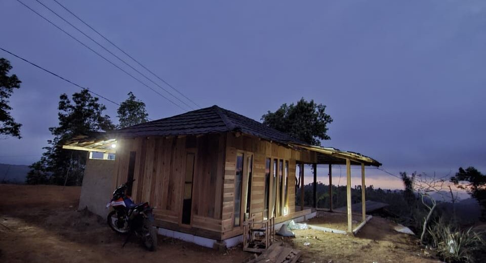 KUNJUNGI WISATA TERINDAH PANTAI ALAM SARIJADI CIANJUR SELATAN