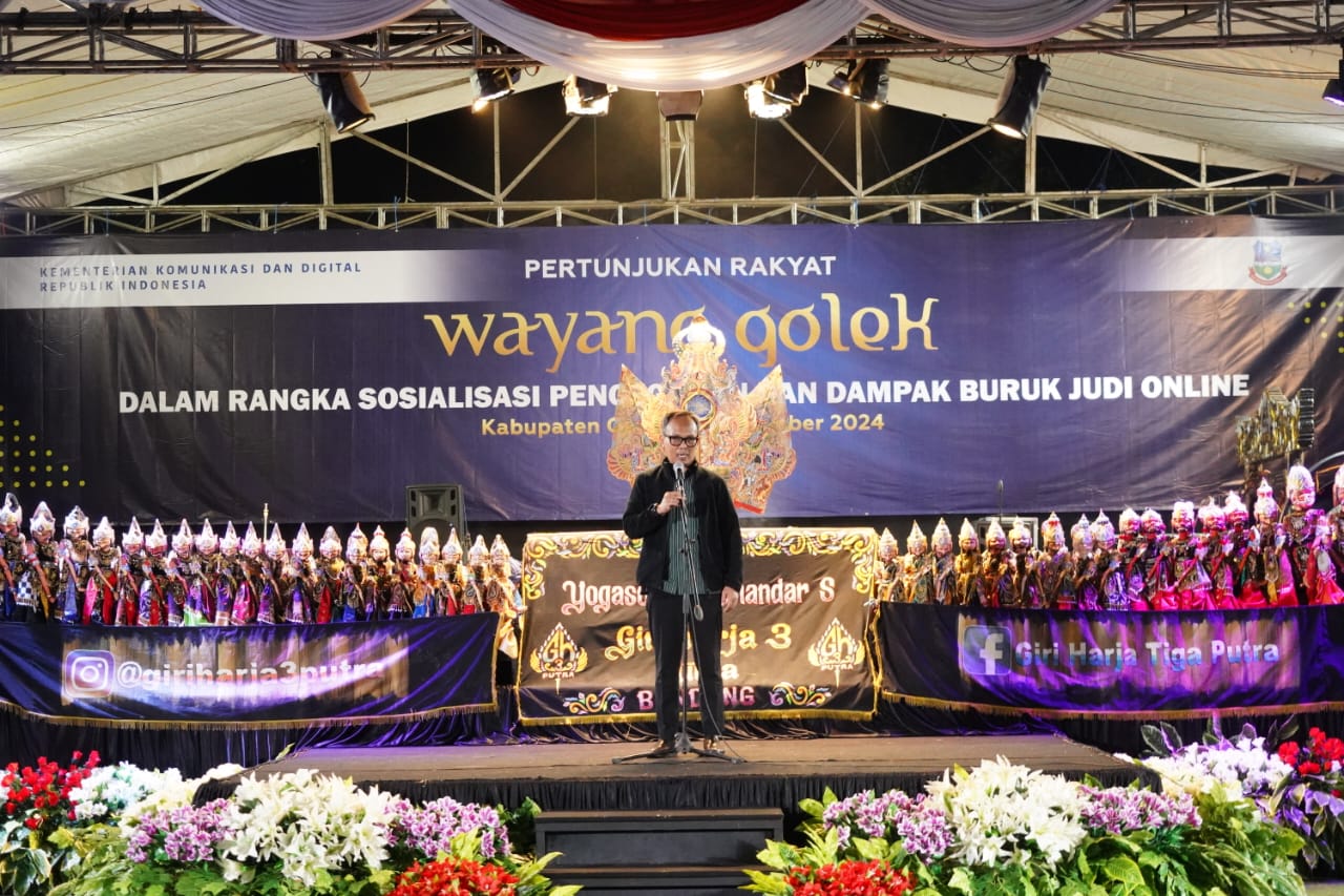 KEMKOMDIGI REBUBLIK INDONESIA GELAR WAYANG GOLEK DI LAPANGAN ALUN-ALUN CIBATU, KAB GARUT