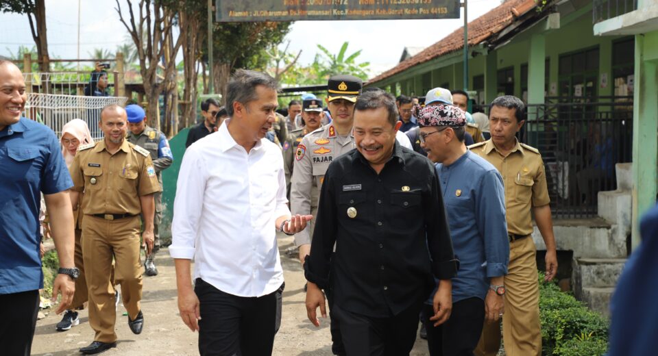 Pj Gubernur Jabar dan Pj Bupati Garut Cek Kesiapan Pilkada 2024 di Kadungora