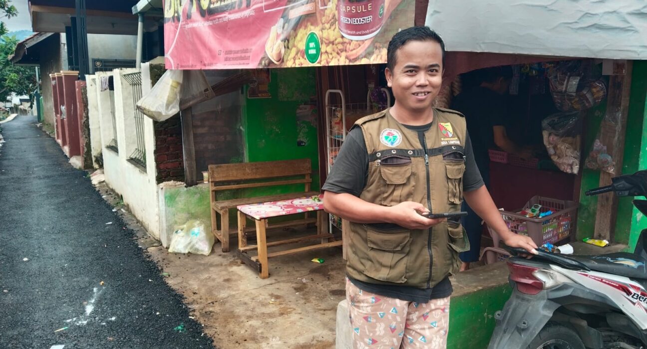 INFRASTRUKTUR DI DESA LAMPEGAN KEC IBUN TEREALISASI UNTUK JALAN GANG DI HOTMIK
