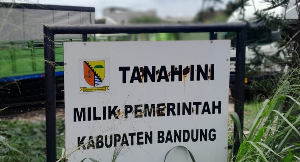“Tanah Ini Milik Pemerintah Kab Bandung”, Sekarang Jadi Tempat Garasi Truk & Bus
