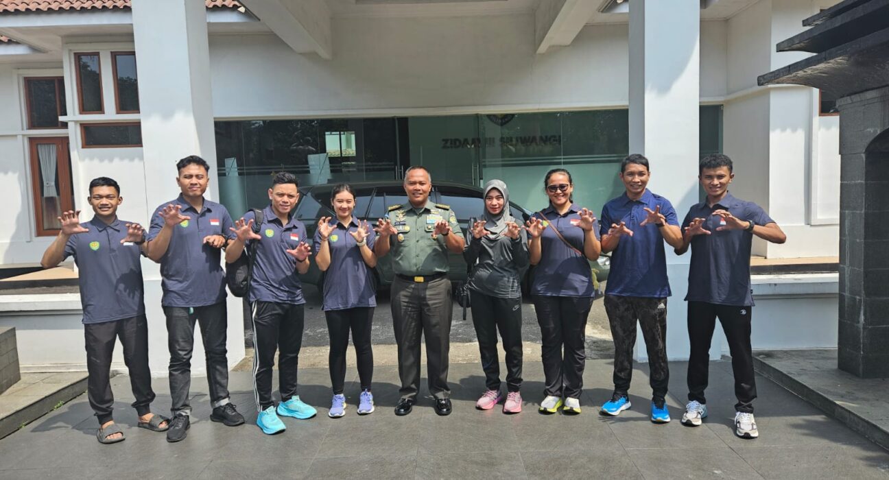 Kadizam III/Siliwangi Melepas Keberangkatan Kontingen Karate Kodam III/Siliwangi Untuk Mengikuti Kejuaraan Karate Piala Pangdiv 2 Kostrad