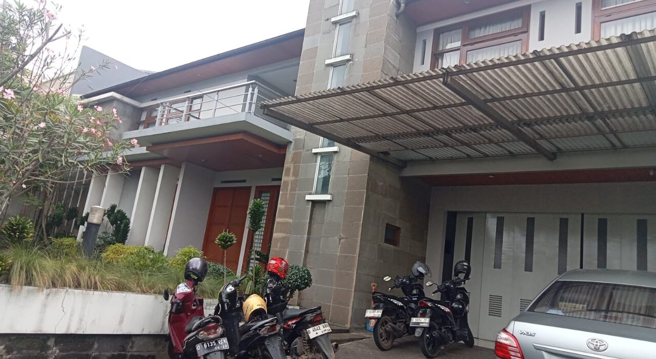 "ANGKAT BICARA KUASA HUKUM INDRAWATI" SOAL EKSEKUSI BUDI ASIH No 12