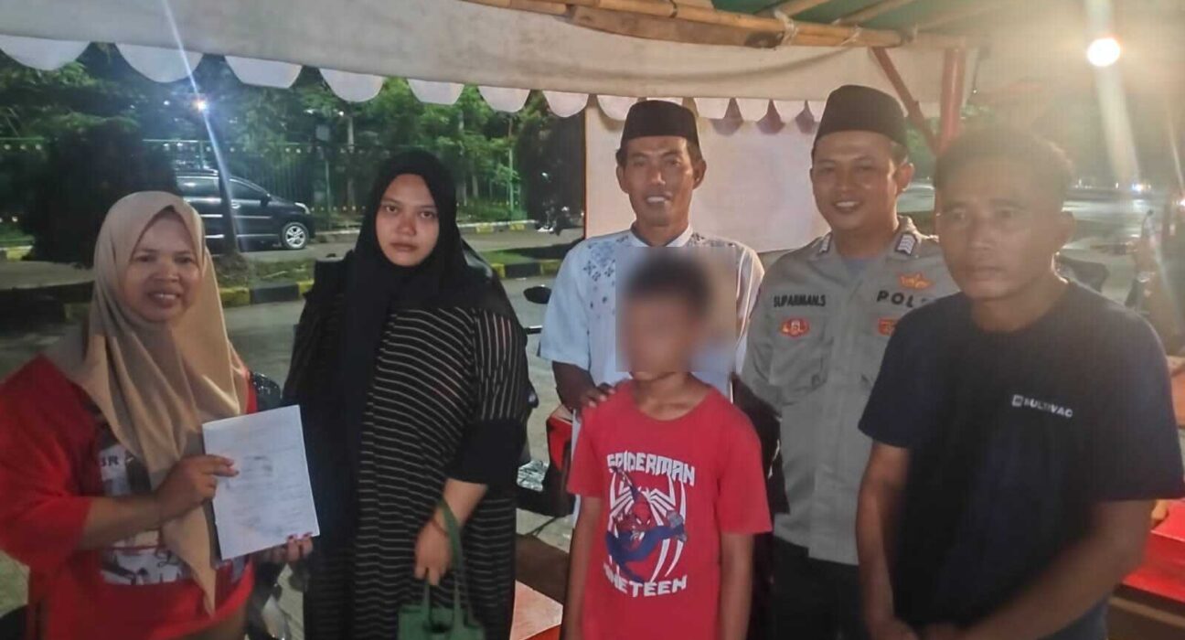"Sigap" Polsek Cikarang Timur Pertemukan Kembali Anak Yang Hilang Kepada Orang Tuanya.