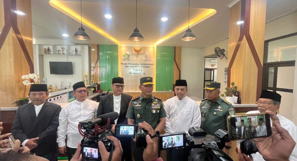 Pangdam III/Slw Pimpin Apel Hari Santri Tingkat Provinsi Jawa Barat