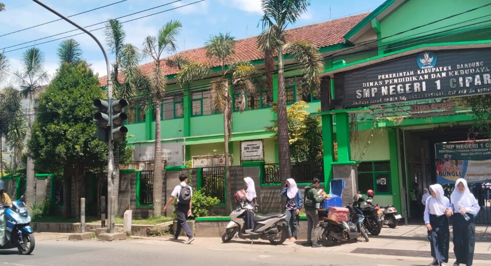 Minim Rambu Lalu Lintas, Siswa SMPN 1 Ciparay Terancam Bahaya
