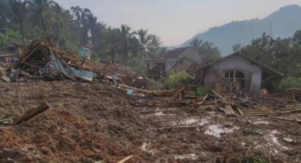 Longsor Terjadi di Kab. Bandung Barat 113 Jiwa Menjadi Korban