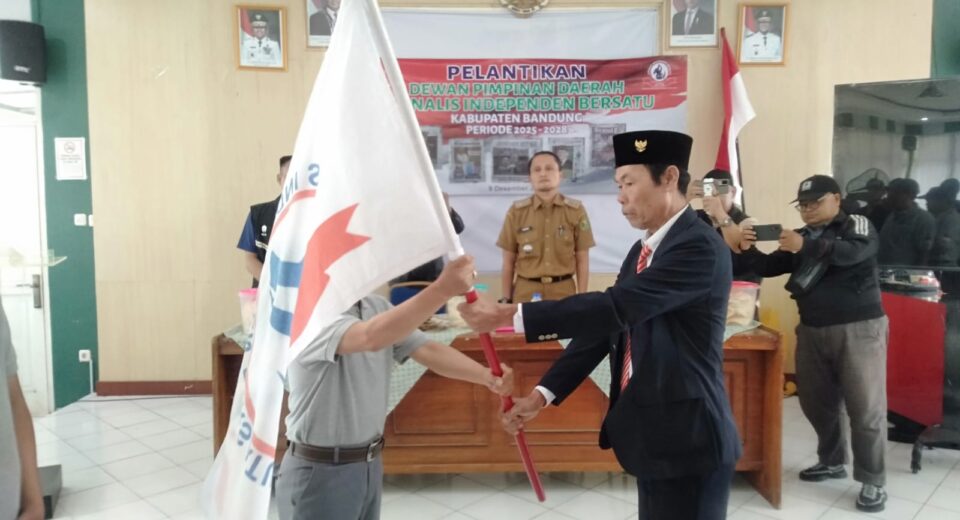 BANDI SOBANDI DARI ORGANISASI KE PANGGUNG JURNALISTIK