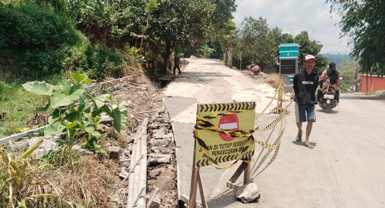 PROYEK REHABILITASI JALAN BABAKAN DIMULAI, SESUAI HARAPAN MASYARAKAT CIPARAY