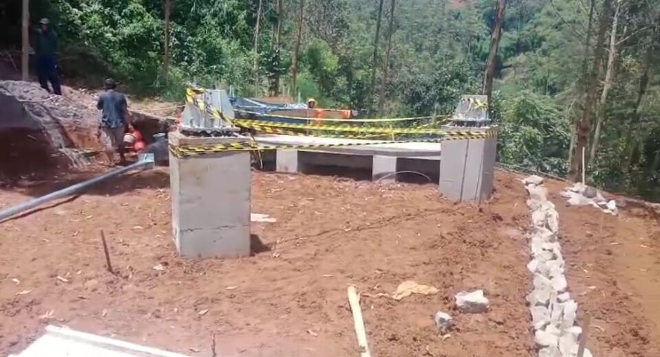 PROYEK TOWER BTS DI KAMPUNG BARU ACIH DISEGEL SATPOL PP KABUPATEN BANDUNG
