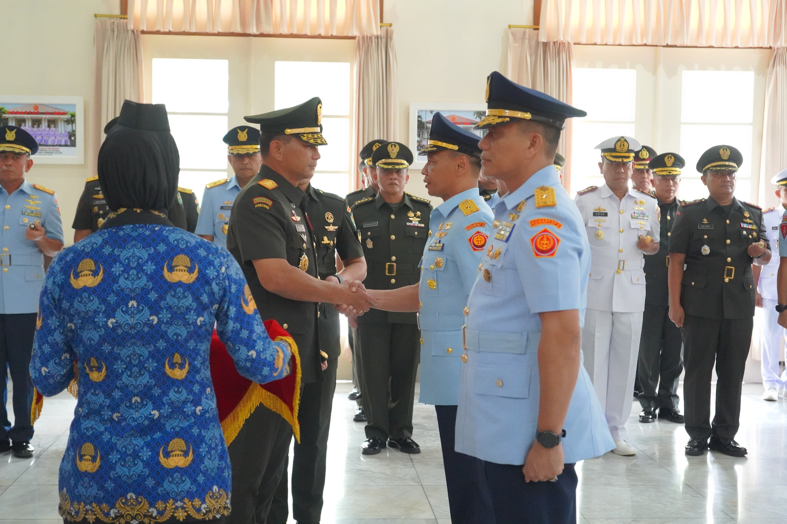 Mayjen TNI Kosasih, S.E., M.M., Pimpin Sertijab Kaskogartap II/Bdg