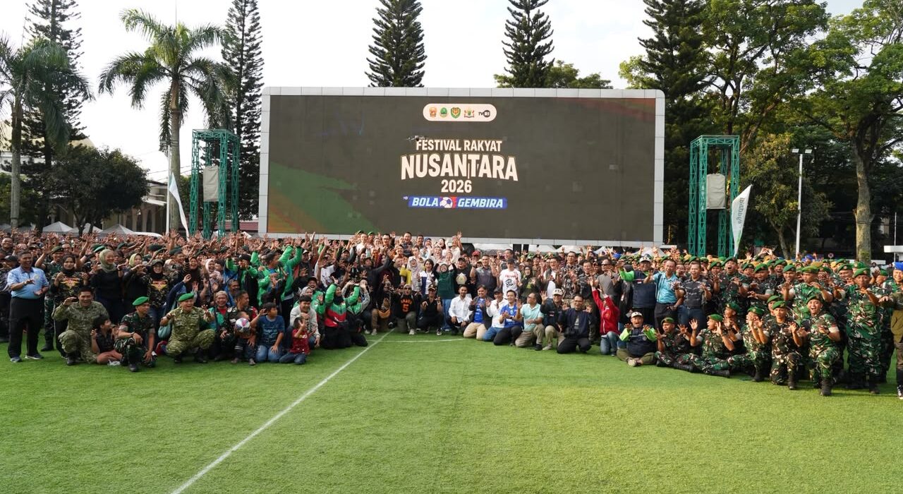 Meriahnya Festival Rakyat Nusantara 2026 dan Bola Gembira di Makodam III/Siliwangi