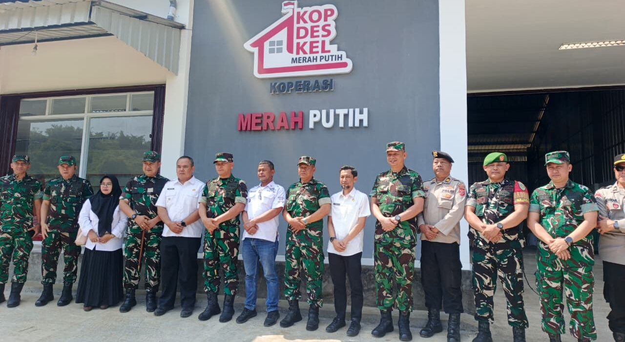 Camat Arjasari Mendampingi Pangdam lll/Siliwangi Dalam Giat Monitoring Gerai Koperasi Desa Merah Putih (KDMP)