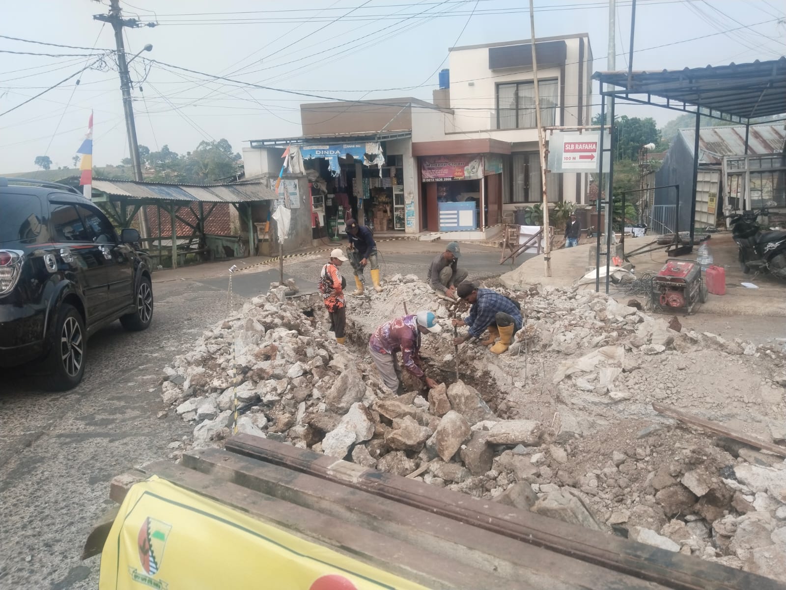 Tanpa Papan Informasi Proyek dan APD, Pembangunan Gorong-Gorong di Arjasari Disorot Publik