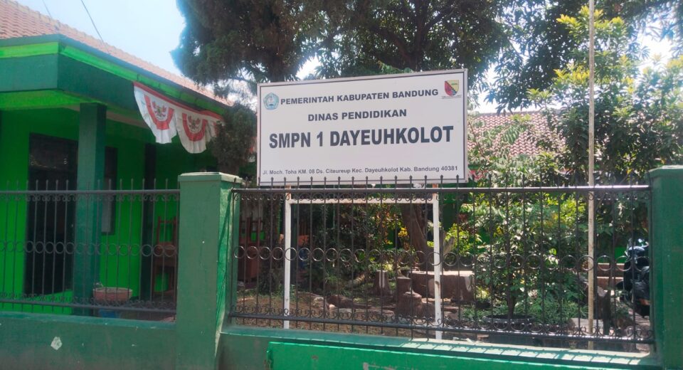 Diduga Alergi Wartawan, Kepala SMPN 1 Dayeuhkolot Enggan Diwawancarai Terkait Keterbukaan Informasi