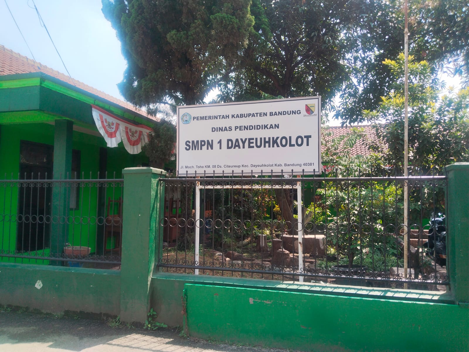 Diduga Alergi Wartawan, Kepala SMPN 1 Dayeuhkolot Enggan Diwawancarai Terkait Keterbukaan Informasi