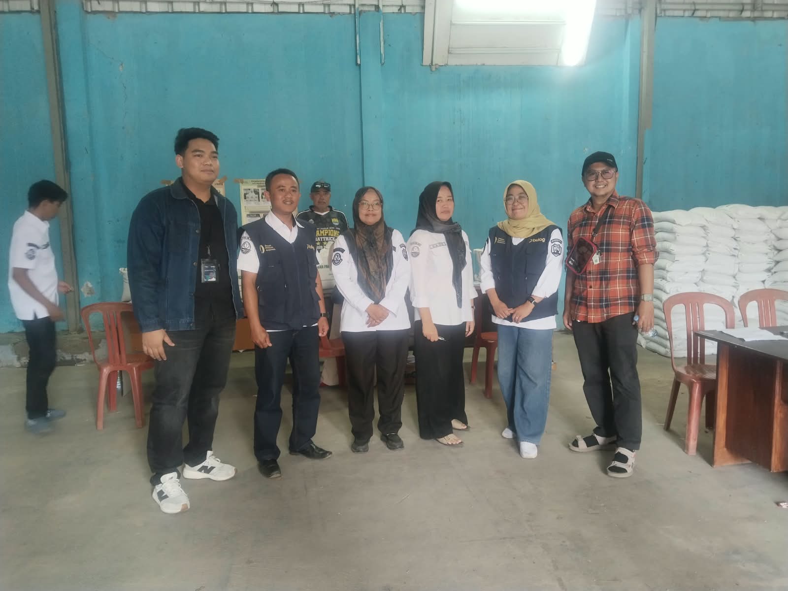 Bantuan Pangan Beras di Desa Pasirjambu Kec Pasirjambu 1112 Terealisai Aman Lancar