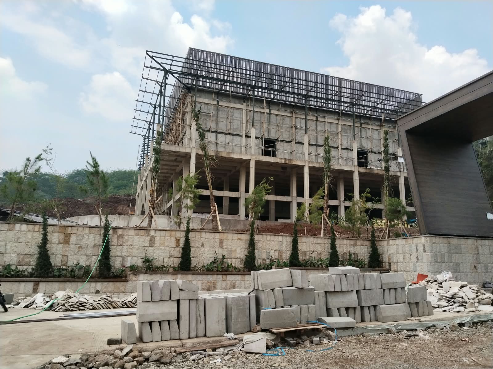 Pengelola Hotel Zenith Sunshine Disorot, Sikap Tertutup Saat Dikonfirmasi Kasus Pekerja Tewas Tuai Kecelakaan Kerja