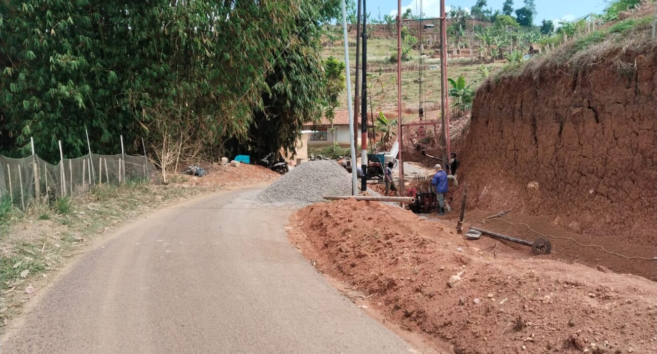 Disorot Publik, Anggaran Fantastis Proyek Rehabilitasi Jalan dan TPT di Cililin Bandung Barat Dinilai Kurang Pengawasan