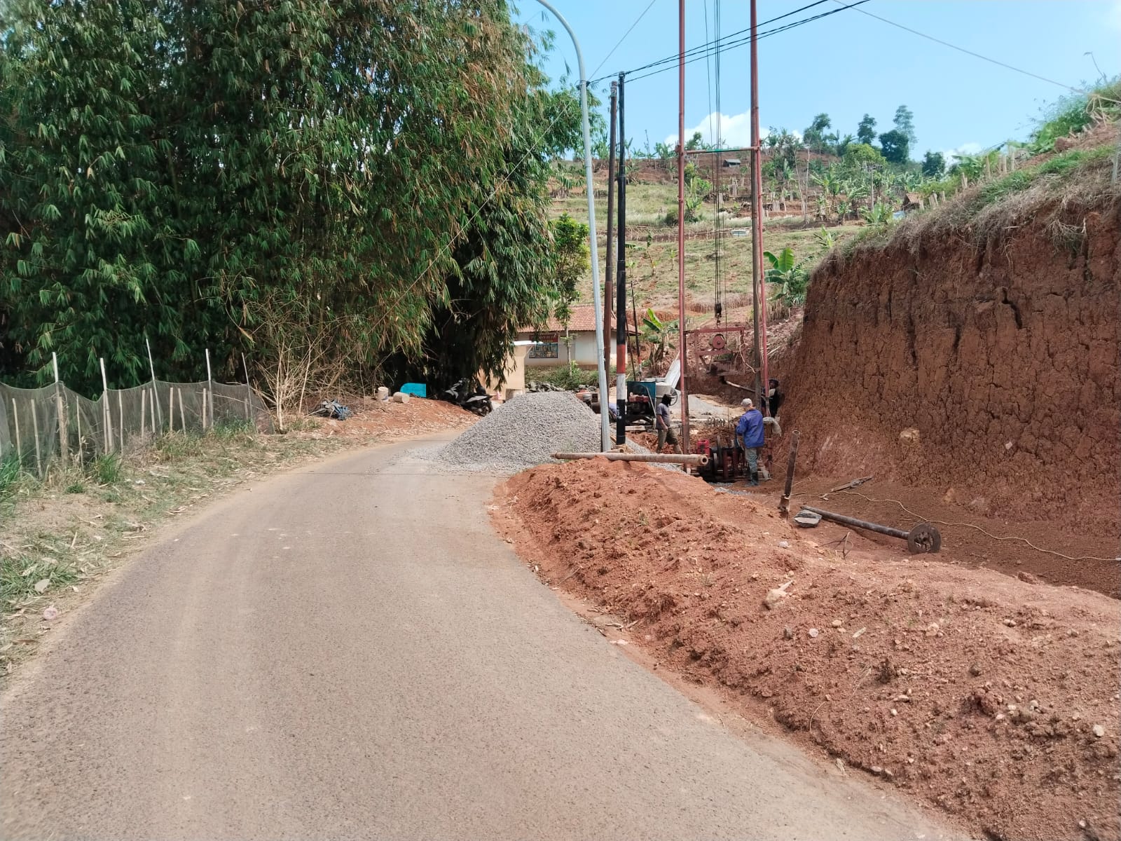 Disorot Publik, Anggaran Fantastis Proyek Rehabilitasi Jalan dan TPT di Cililin Bandung Barat Dinilai Kurang Pengawasan